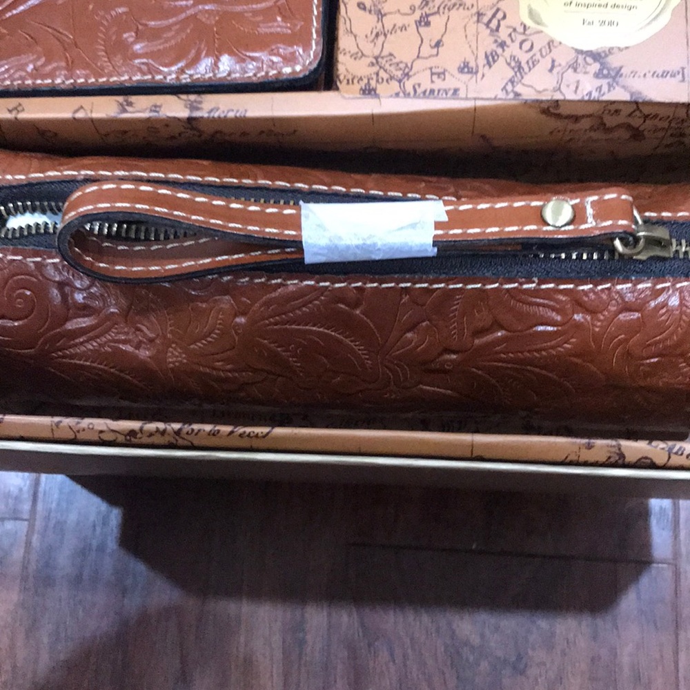 Patricia Nash Leather Wallet & Clutch Set - Picture 9 of 12
